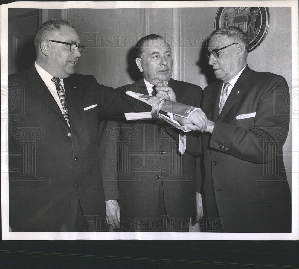 1962 Press Photo P.J. Mccarthy, Mayor Richard Daley, Grover B Minser - Historic Images