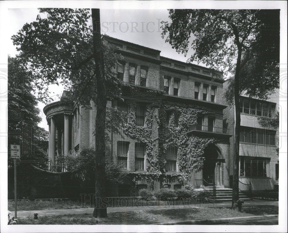 1954 Press Photo Picture Mrs Joseph T. Bowen home - Historic Images