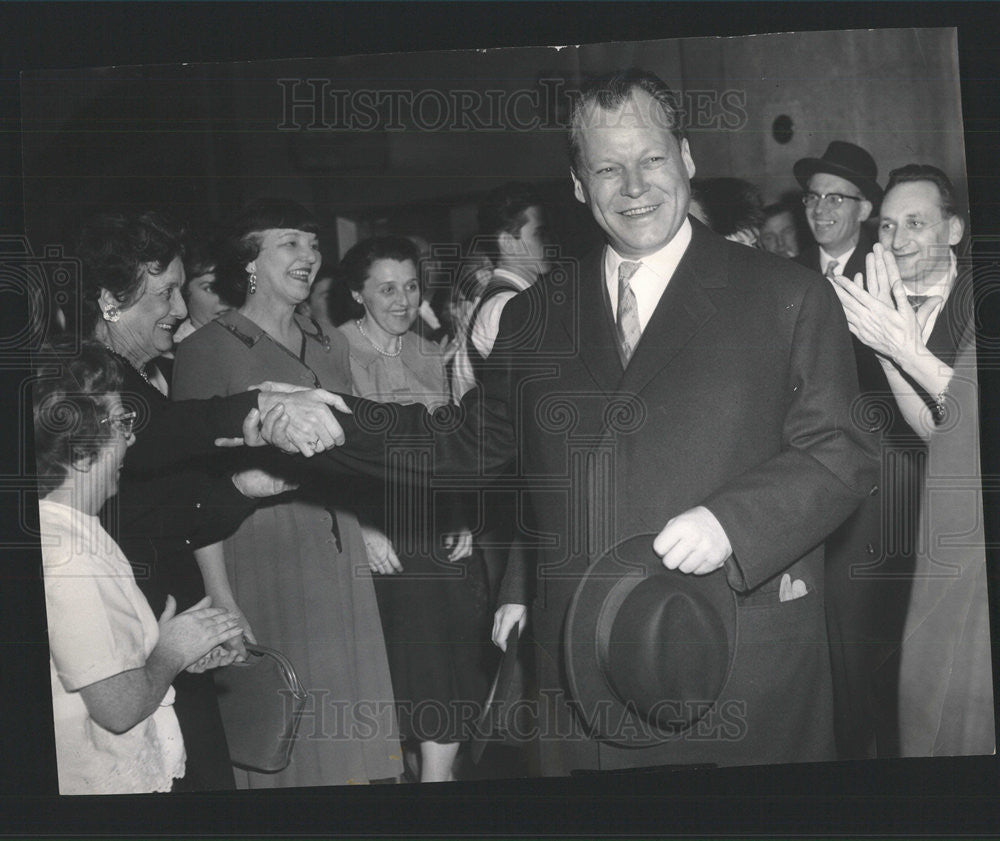 1961 Press Photo Mayor Willy Brandt West Berlin Outside Chicago City Hall - Historic Images