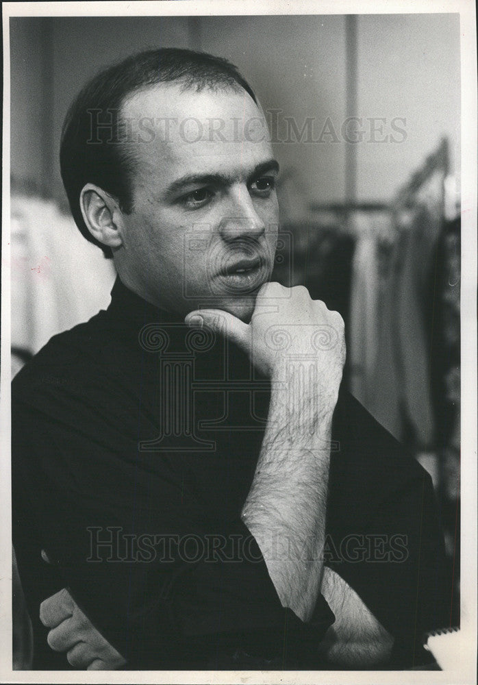 1981 Press Photo Kenneth Bonavitacola Fashion Designer - Historic Images