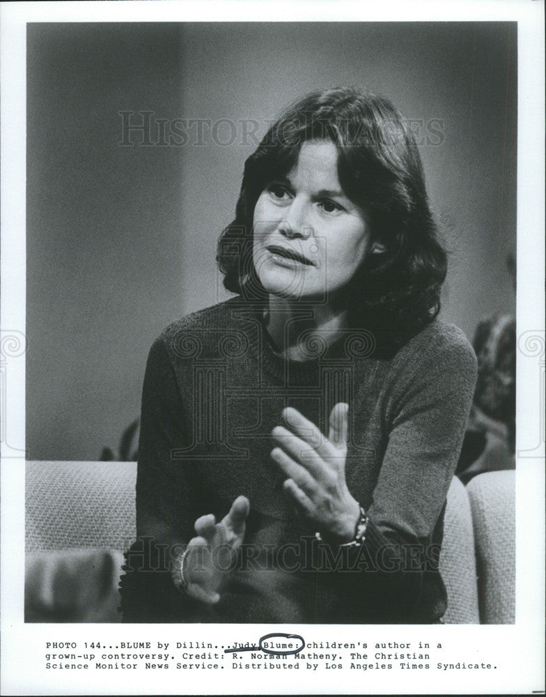 1982 Press Photo Judy Blume: Children&#39;s Author in a grown-up controversy. - Historic Images