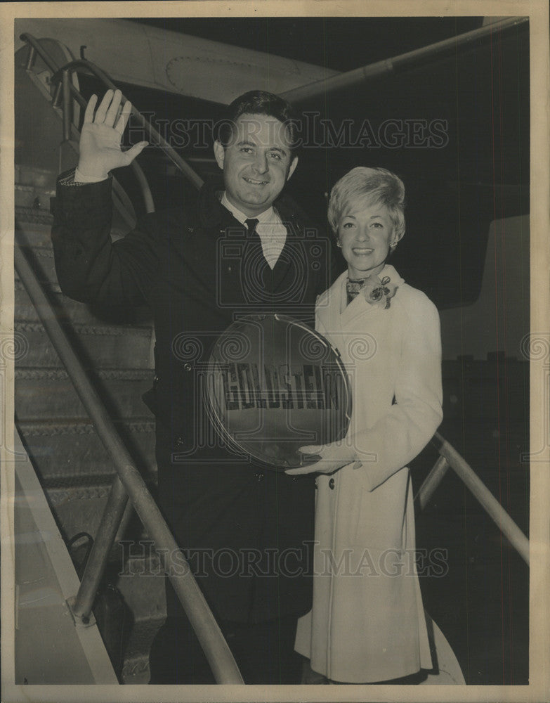 Press Photo Zev Braun American motion picture producer Wife Goldstein Film reel - Historic Images