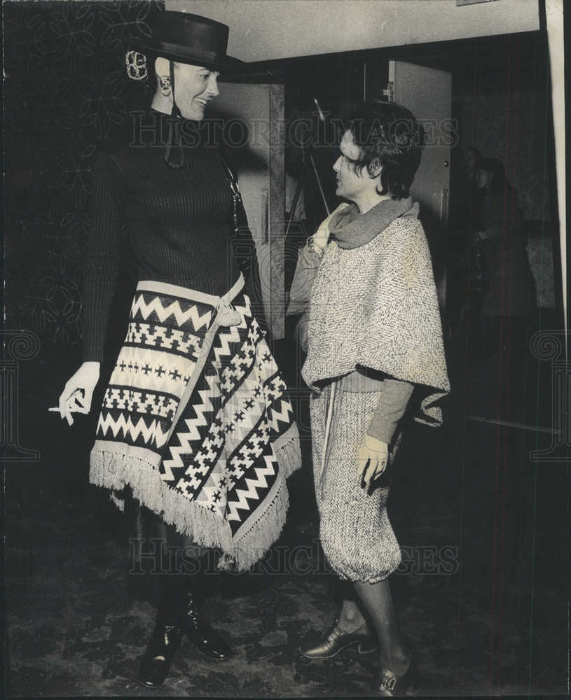 1970 Press Photo Mrs. Bernard Boak Gold Coast Fashion Award Chicago - Historic Images