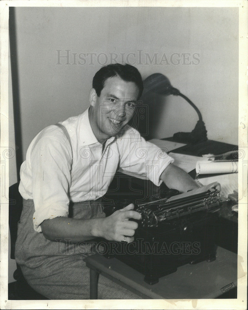 1937 Press Photo Truman Bradley Announcer Commentator - Historic Images