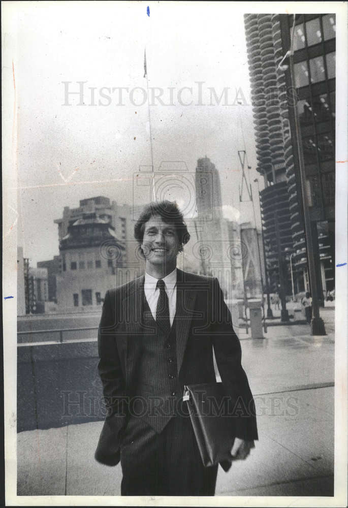 1981 Press Photo DENNIS HOOKER PRUDENTIAL  INSURANCE CO. MANAGER - Historic Images