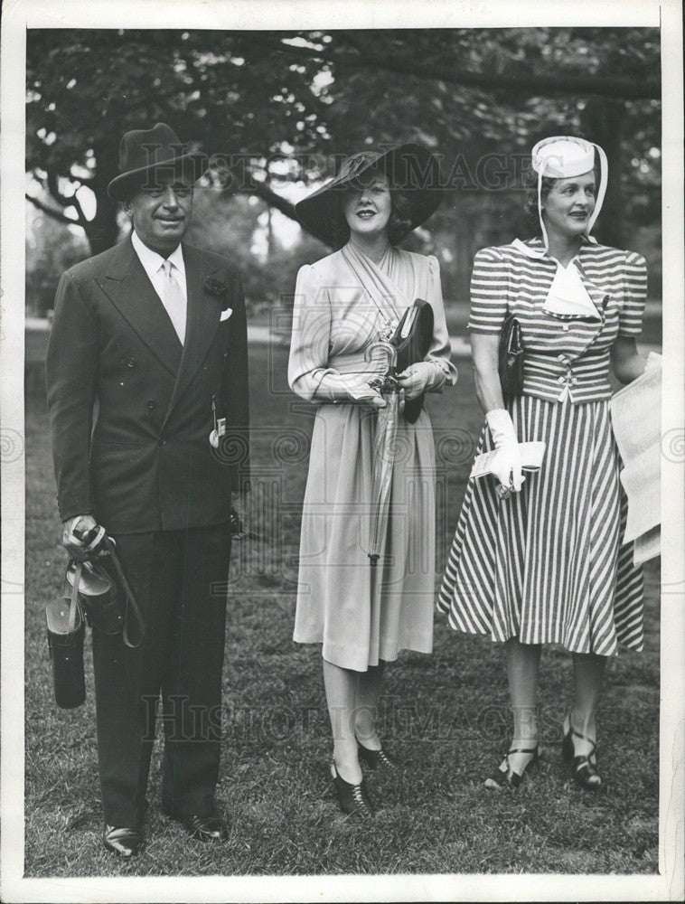 1939 Press Photo Douglas FairbanksSr &amp; wife with Mrs Cornelius Whitney - Historic Images