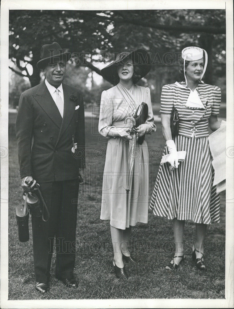 1939 Press Photo Douglas FairbanksSr & wife with Mrs Cornelius Whitney - Historic Images