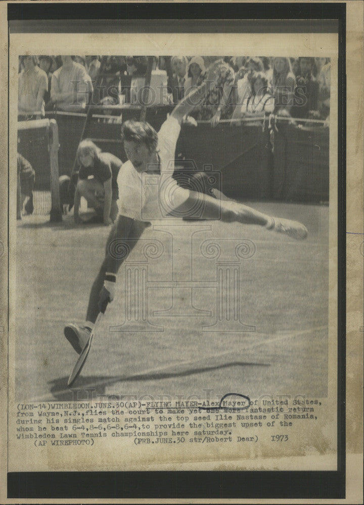 1973 Press Photo Alex Mayer of US Beating Ilie Nastase of Romania at Wimbledon - Historic Images