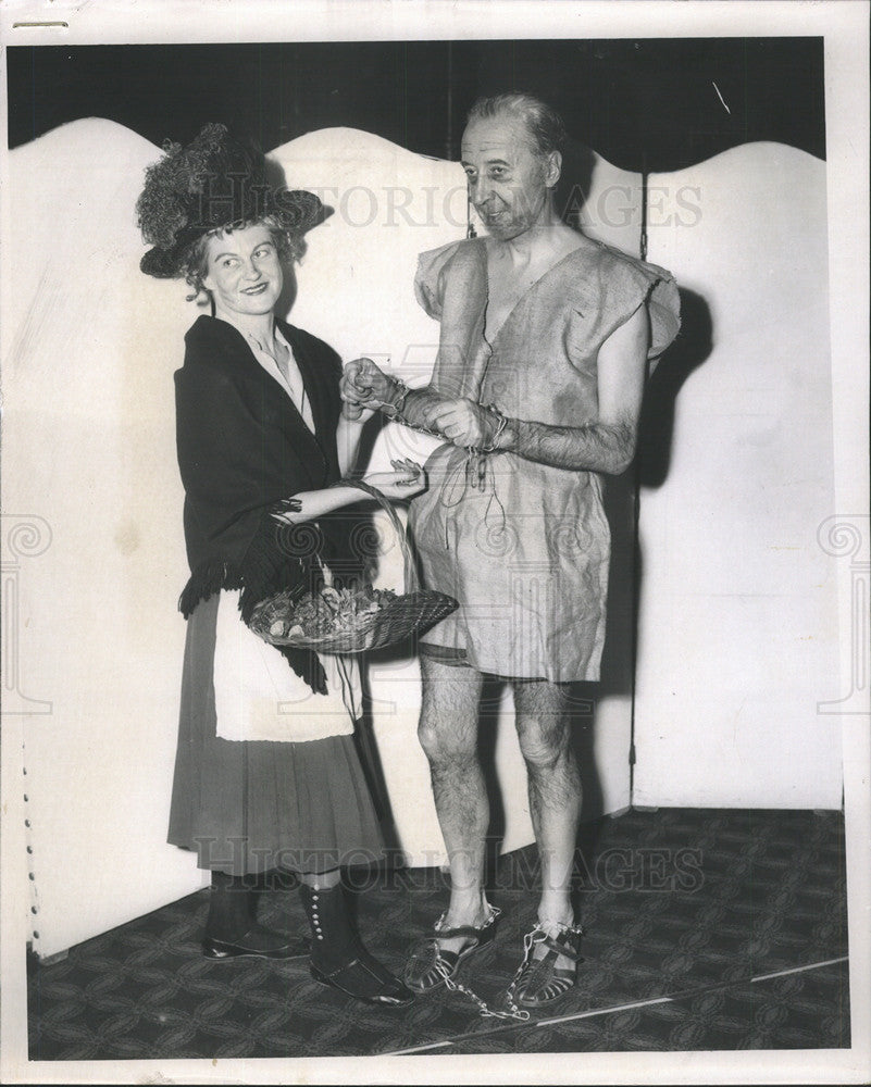 1958 Press Photo British Consul General Robert Whyte Mason Monica My Fair Lady - Historic Images