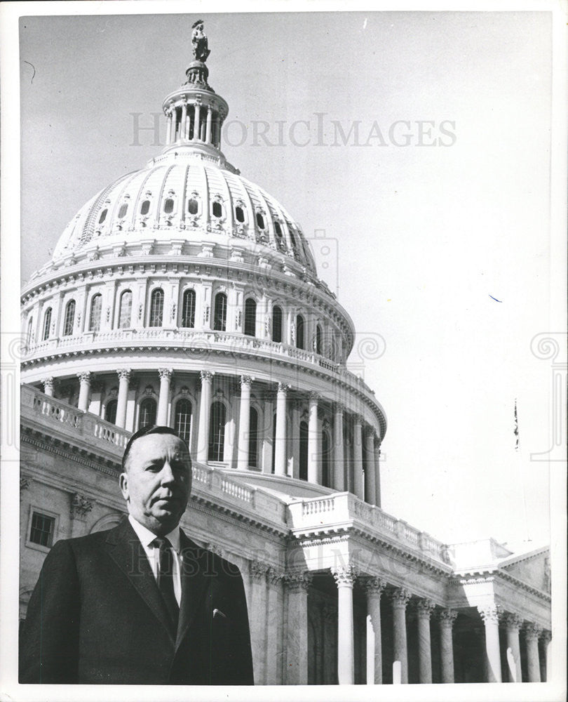 Press Photo Richard Wilson,chief of news bureau - Historic Images