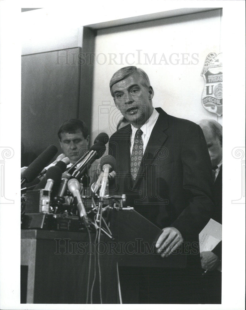 1995 Press Photo James Burns United States Attorney Northern District Illinois - Historic Images