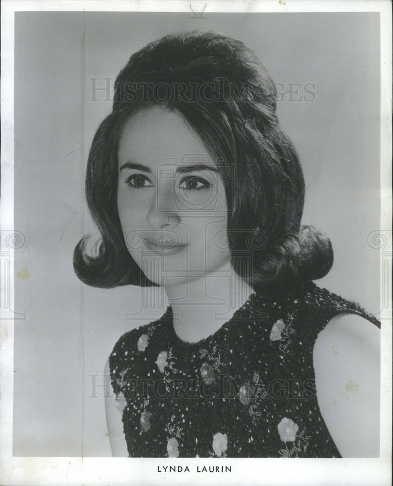 1964 Press Photo Lynda Laurin,singer - Historic Images