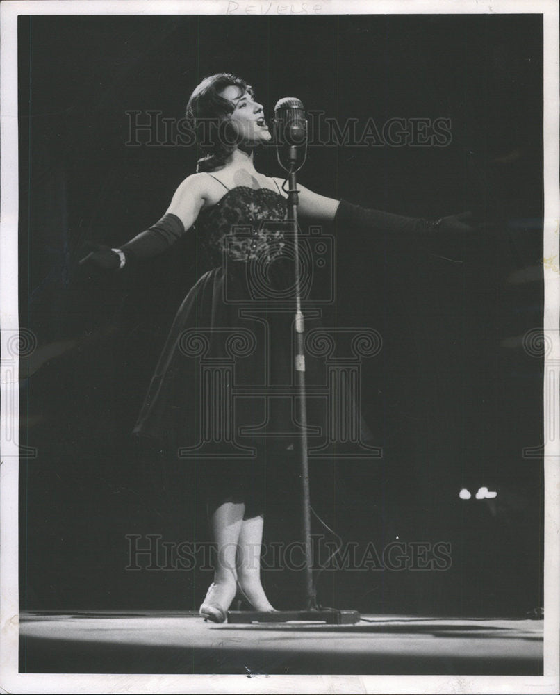 1961 Press Photo Singer Linda Laurin Harvest Moon Festival - Historic Images