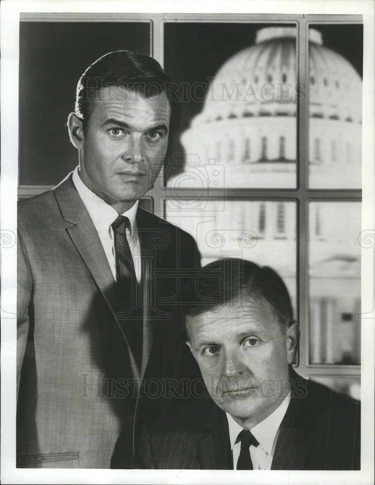 1969 Press Photo Phillip Abbott and William Reynolds in &quot;The FBI&quot; - Historic Images