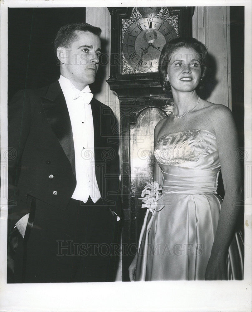 1959 Press Photo Mel Carney and Susan Reynolds - Historic Images