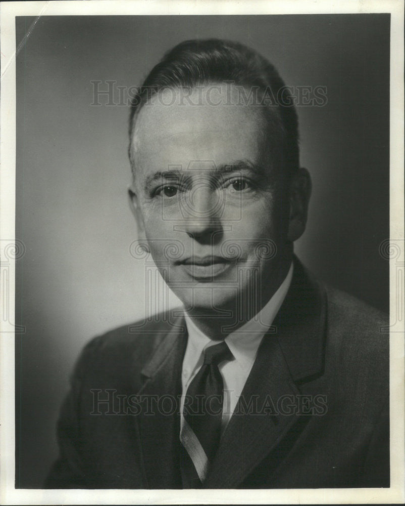 1966 Press Photo Warren J Reynolds,publisher of Parade Publications - Historic Images