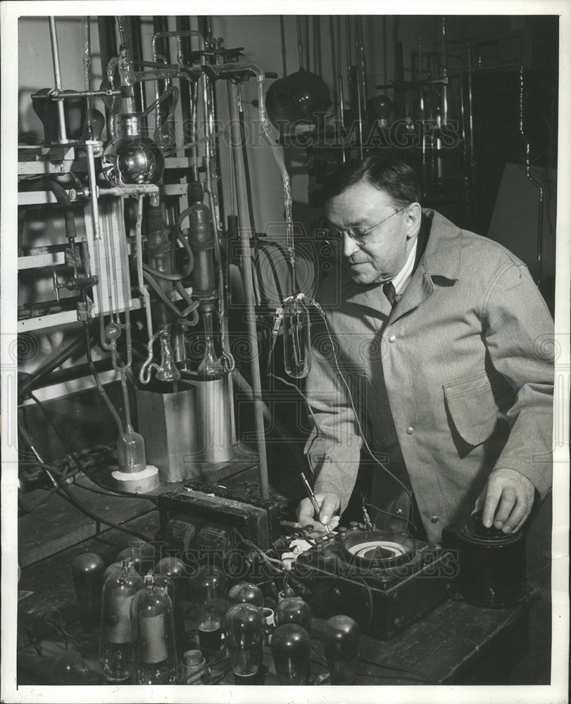 1943 Press Photo Dr. Harvey C. Rentschler Dir. of Research, Westinghouse - Historic Images
