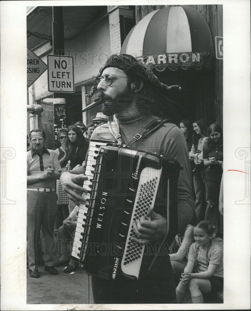 1975 Press Photo John de Fabbio,entertainer - Historic Images