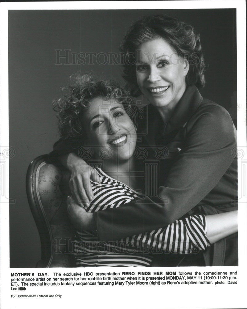 1998 Press Photo Comedienne Reno Mary Tyler Moore &quot;Reno Finds Her Mom&quot; - Historic Images