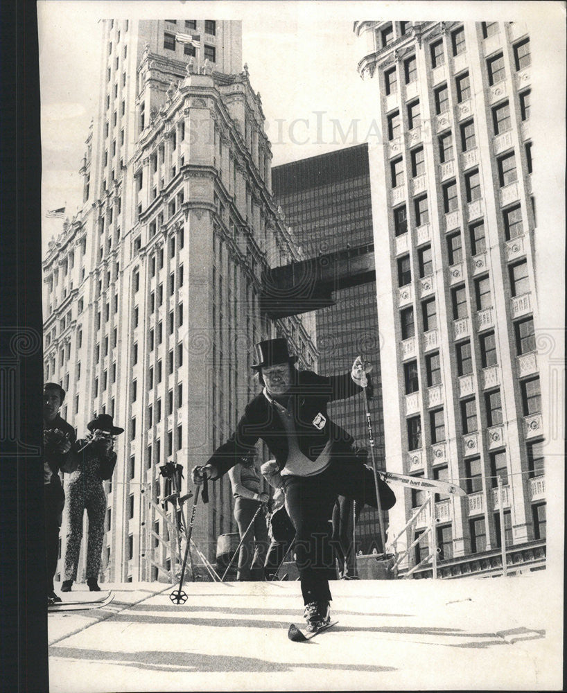 1972 Press Photo Reudi Wyresch,stunt skier - Historic Images