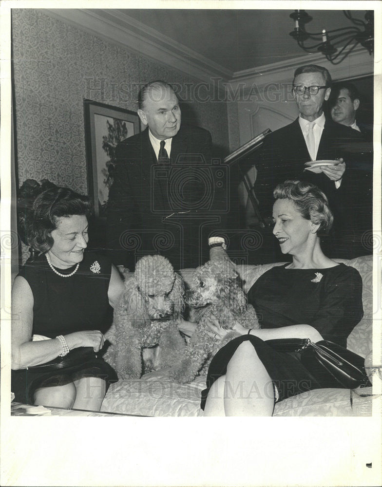 1964 Press Photo G. Puchelt, Mrs. R. Hardt, Mrs. R. Handler &amp; Raymond McClory - Historic Images