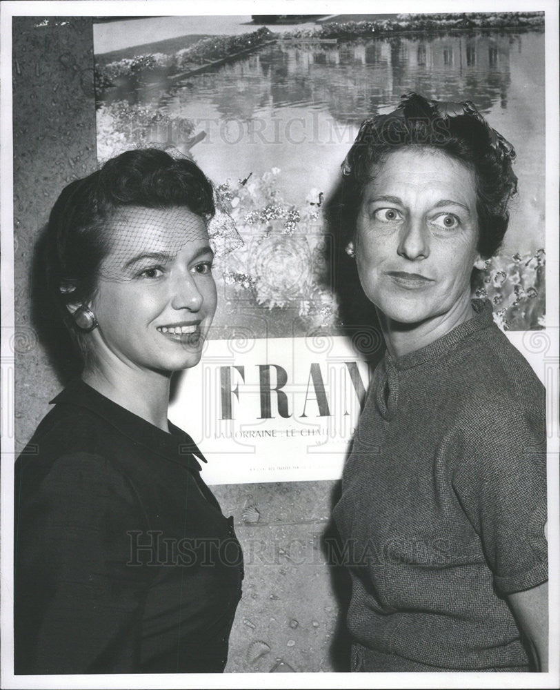 1957 Press Photo Mrs John Bogardus and Mrs Thomas Tyler - Historic Images