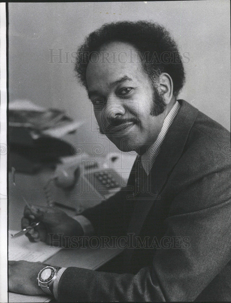 1975 Press Photo Charles Bowell Alderman Race 8th Ward - Historic Images