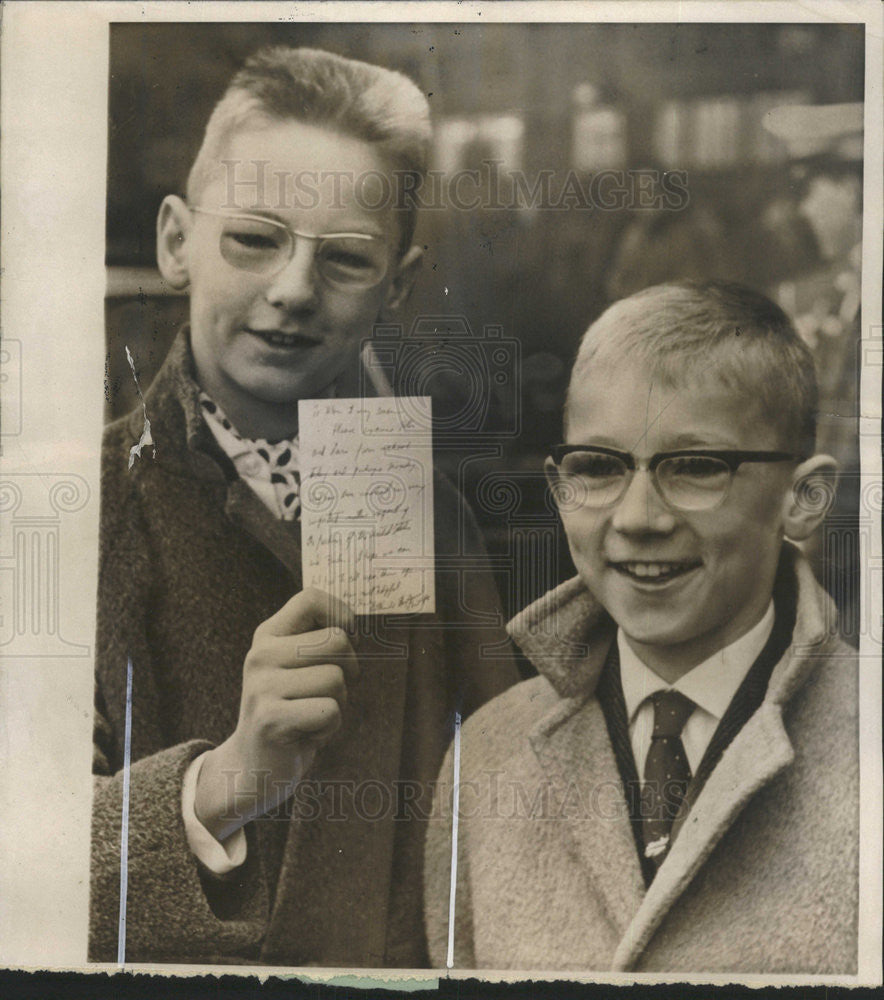 1962 Press Photo Peter and Lars Brandt,Kennedy wrote school excuse - Historic Images