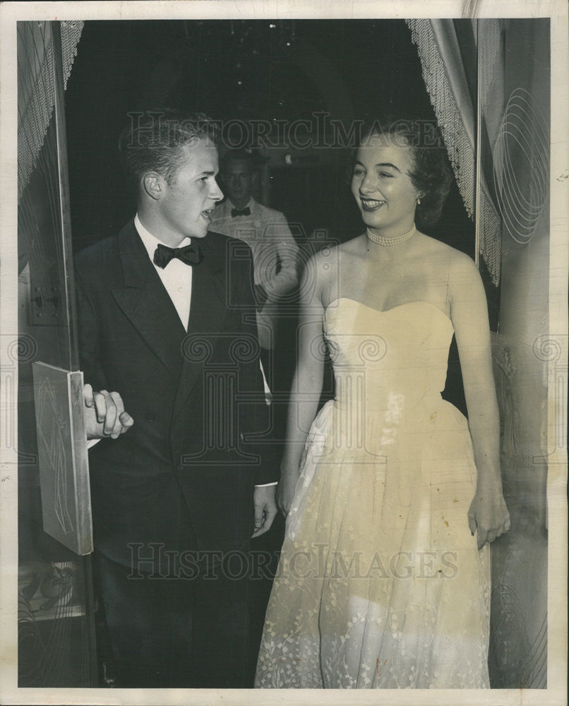 1951 Press Photo Betty McCabe Wilmette Illinois Socialite - Historic Images