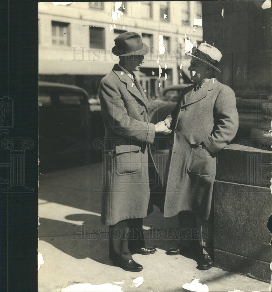 1935 Press Photo Peter J McCarthy celebrate &quot;Whisky Row&quot; greet Milton Wolfson - Historic Images