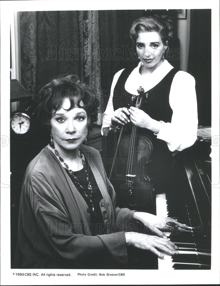 1995 Press Photo Shirley MacLaine & Lisa Minnelli Star In "The West Side Waltz" - Historic Images