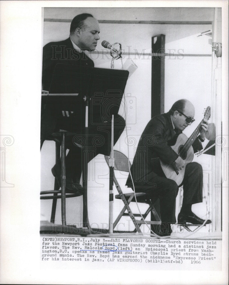 1966 Press Photo Church Services Held for Newport Jazz Festival Fans. - Historic Images