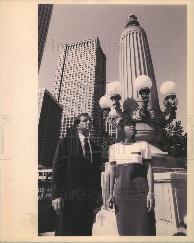 1954 Press Photo Valerie Jarrett City Planning Commisioner Jeff Boyle - Historic Images