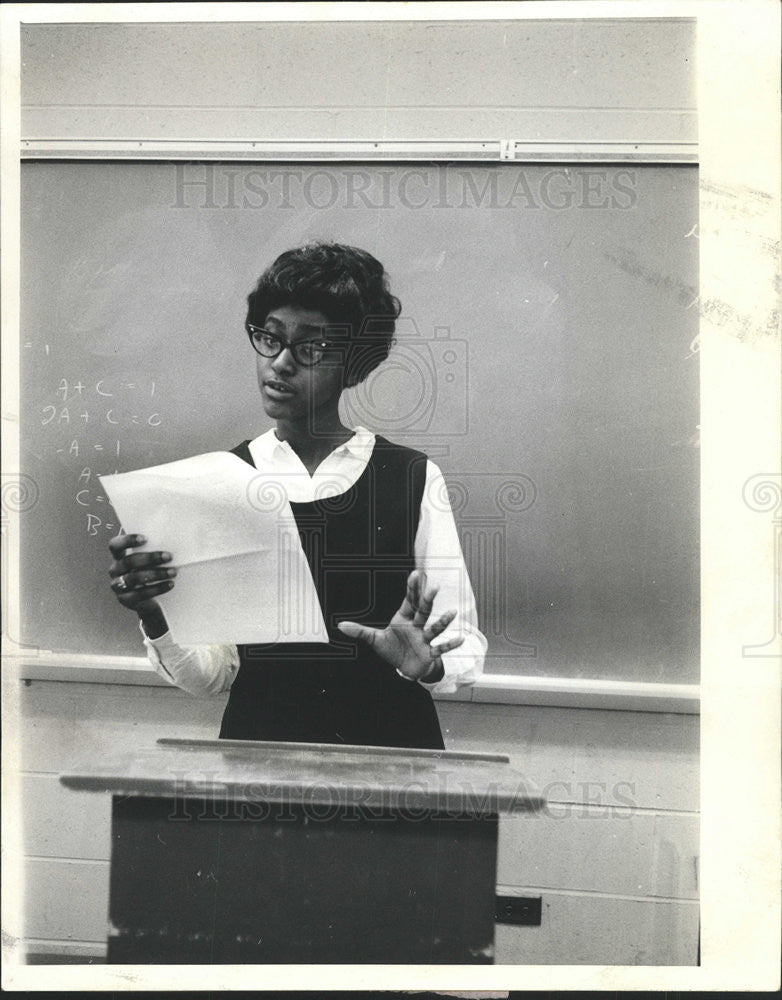 1964 Press Photo SANDRA MCCLENNEY SPEECH STUDENT NORTHWESTERN UNIVERSITY - Historic Images