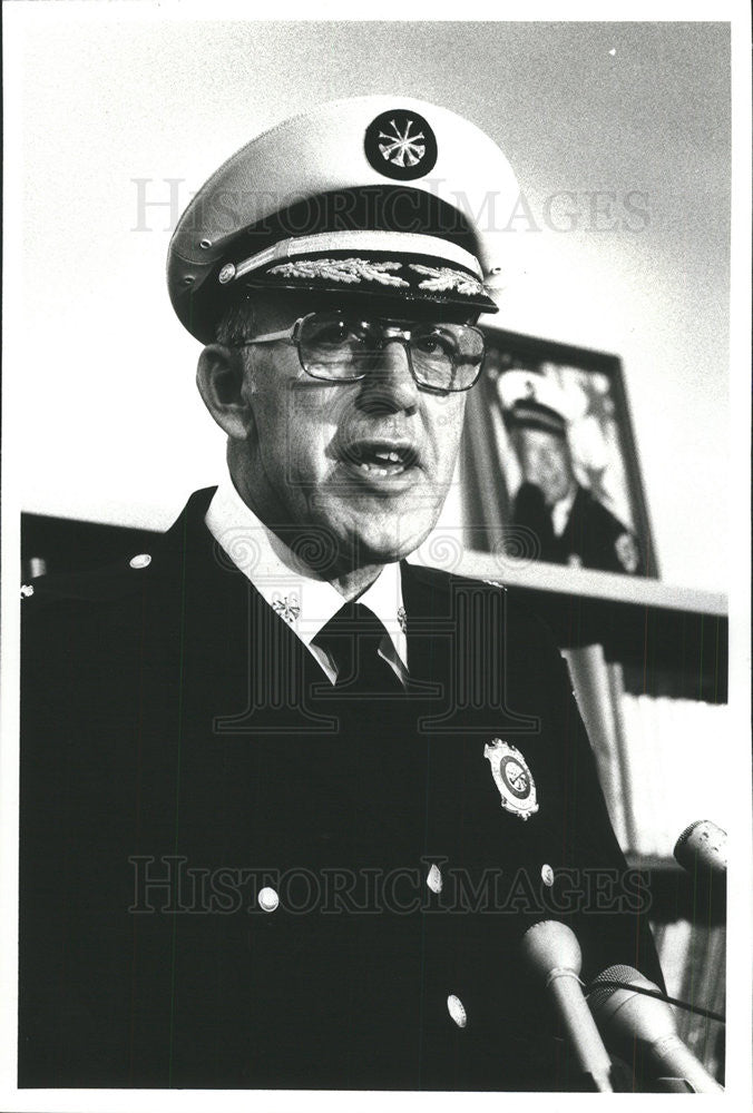 1980 Press Photo Walter H. Braun Superintendent of police fire department - Historic Images