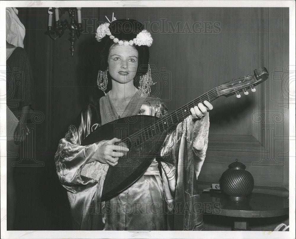 1958 Press Photo MARY ELLEN REYNOLDS - Historic Images