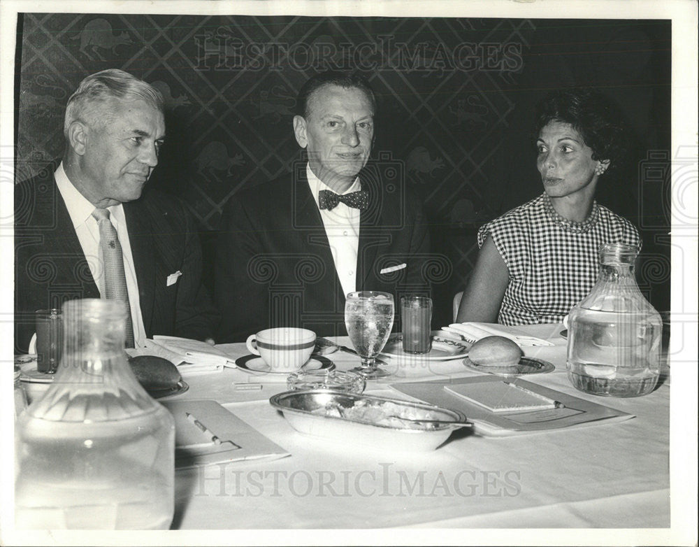 1963 Press Photo Matt Pimperl Math Igler&#39;s Casino Owner attend Palmer House - Historic Images