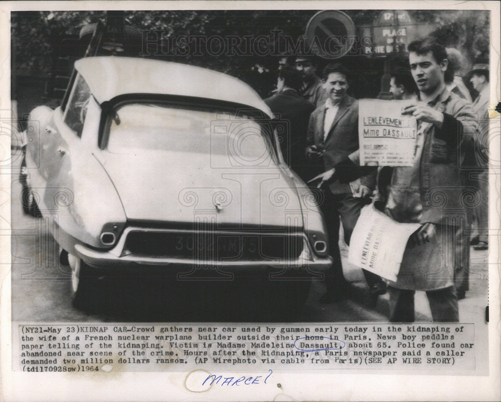 1964 Press Photo Kidnap Car French Nuclear Warplane - Historic Images