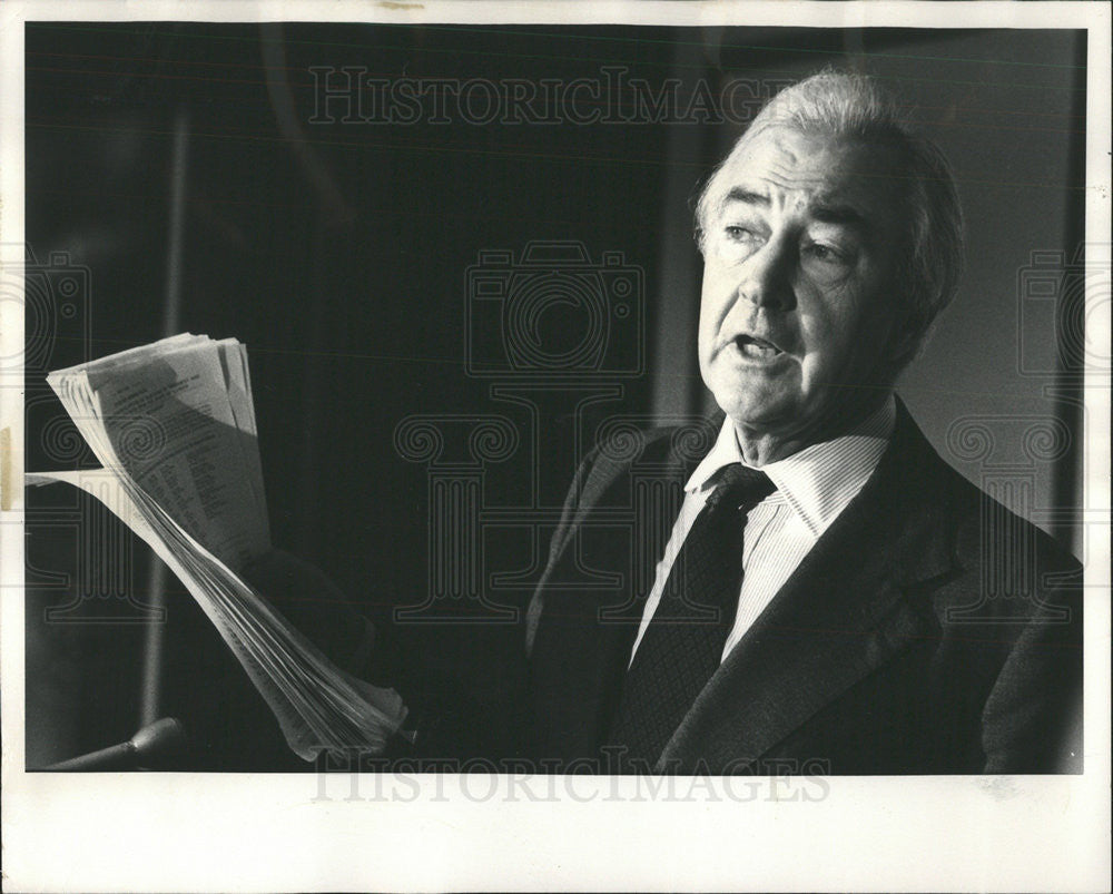 1976 Press Photo Eugene McCarthy American Politician John Hancock Building - Historic Images