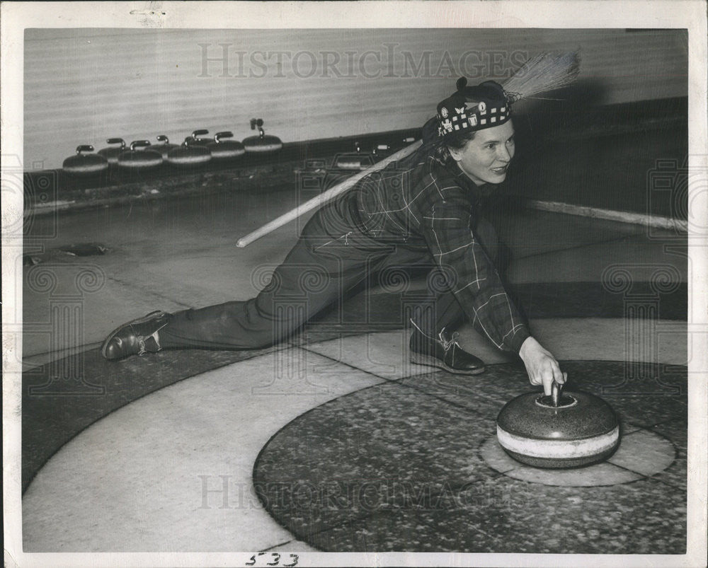1950 Press Photo Curling, Mrs Hughston - Historic Images