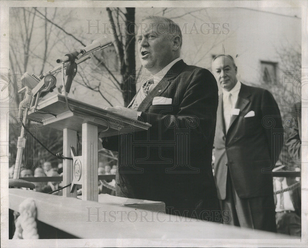 1956 Press Photo Hughston McBain American Chairman Marshall Field Company Ill - Historic Images