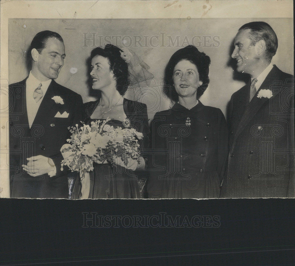 1947 Press Photo Kathleen Harriman Marries Stanley Grafton Mortimer - Historic Images