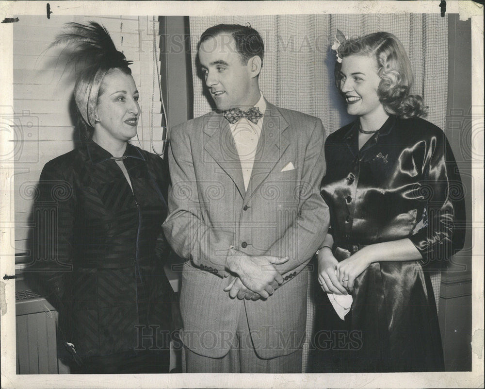 1948 Press Photo JAMES B. MCCAHEY JR. MRS. GEORGE F. BARRETT MARY LOU HERB - Historic Images