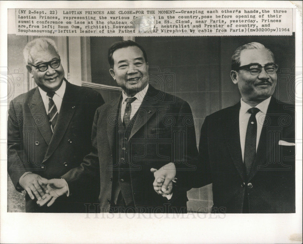 1964 Press Photo Laotian Princes are close for the moment. - Historic Images