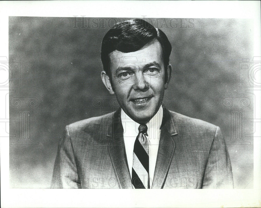 1972 Press Photo Jim Bolen Sportscaster Covered IHSA BB Championships - Historic Images