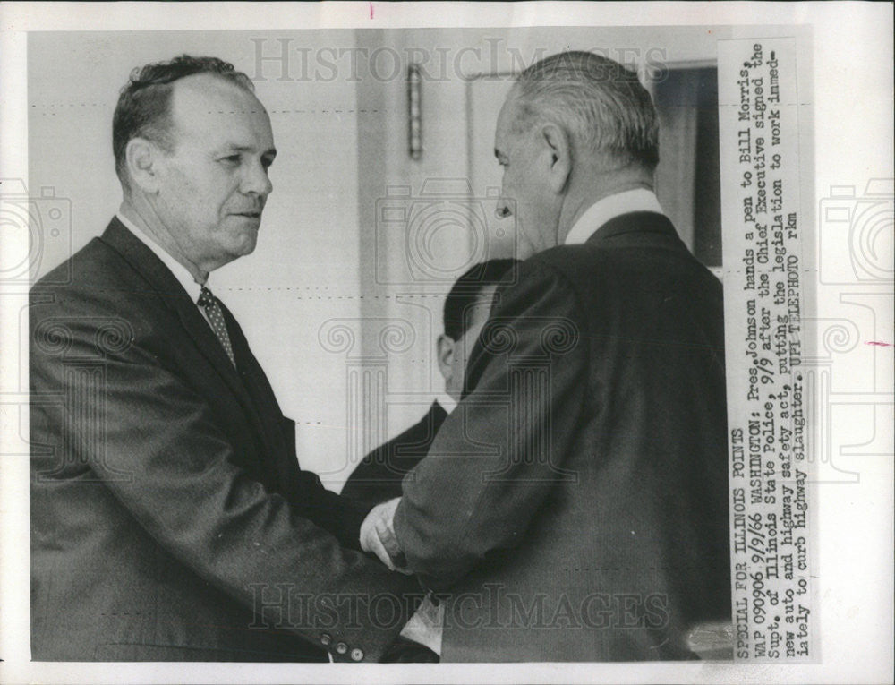 1966 Press Photo President Johnson William Morris Supt.of Illinois State Police - Historic Images