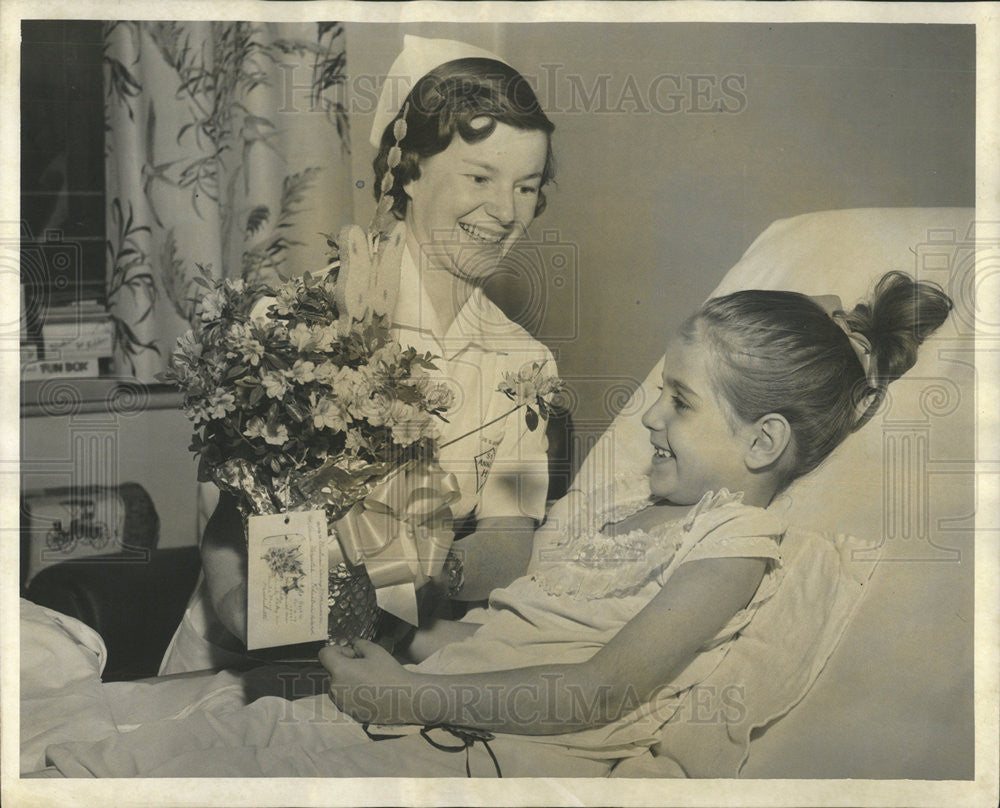 1956 Press Photo TERESE MARIE MORRISON NURSE GRACE GEARHARD - Historic Images