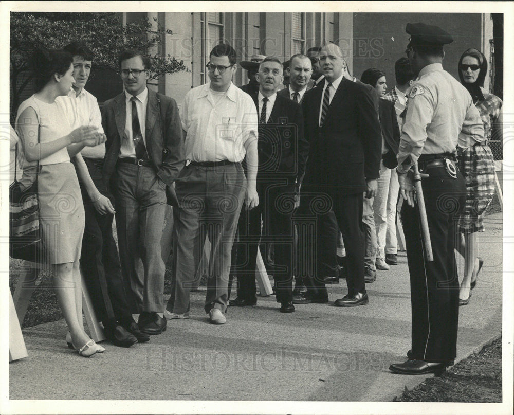 1965 Press Photo Roger Morrison and Norman Thomas - Historic Images