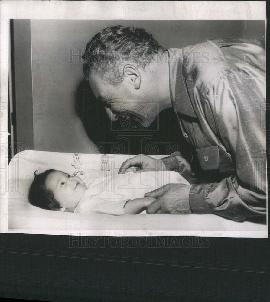 1957 Press Photo Ezio Pinza Actor South Pacific Daughter Gloria Hollywood - Historic Images