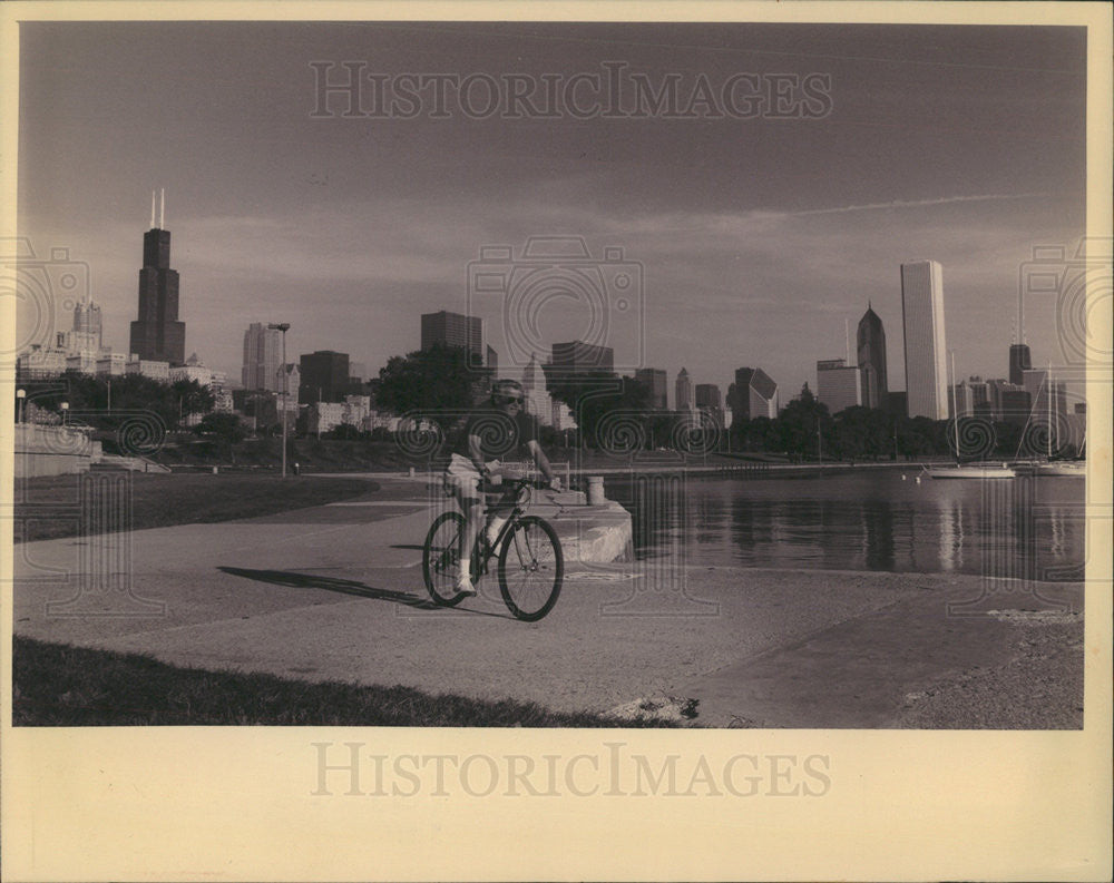 1994 Press Photo Gov. Jim Edgar Bike Ride - Historic Images